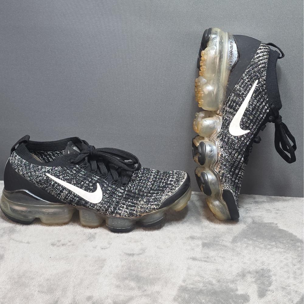 Size 7 - Nike Air VaporMax Flyknit 3 Oreo W